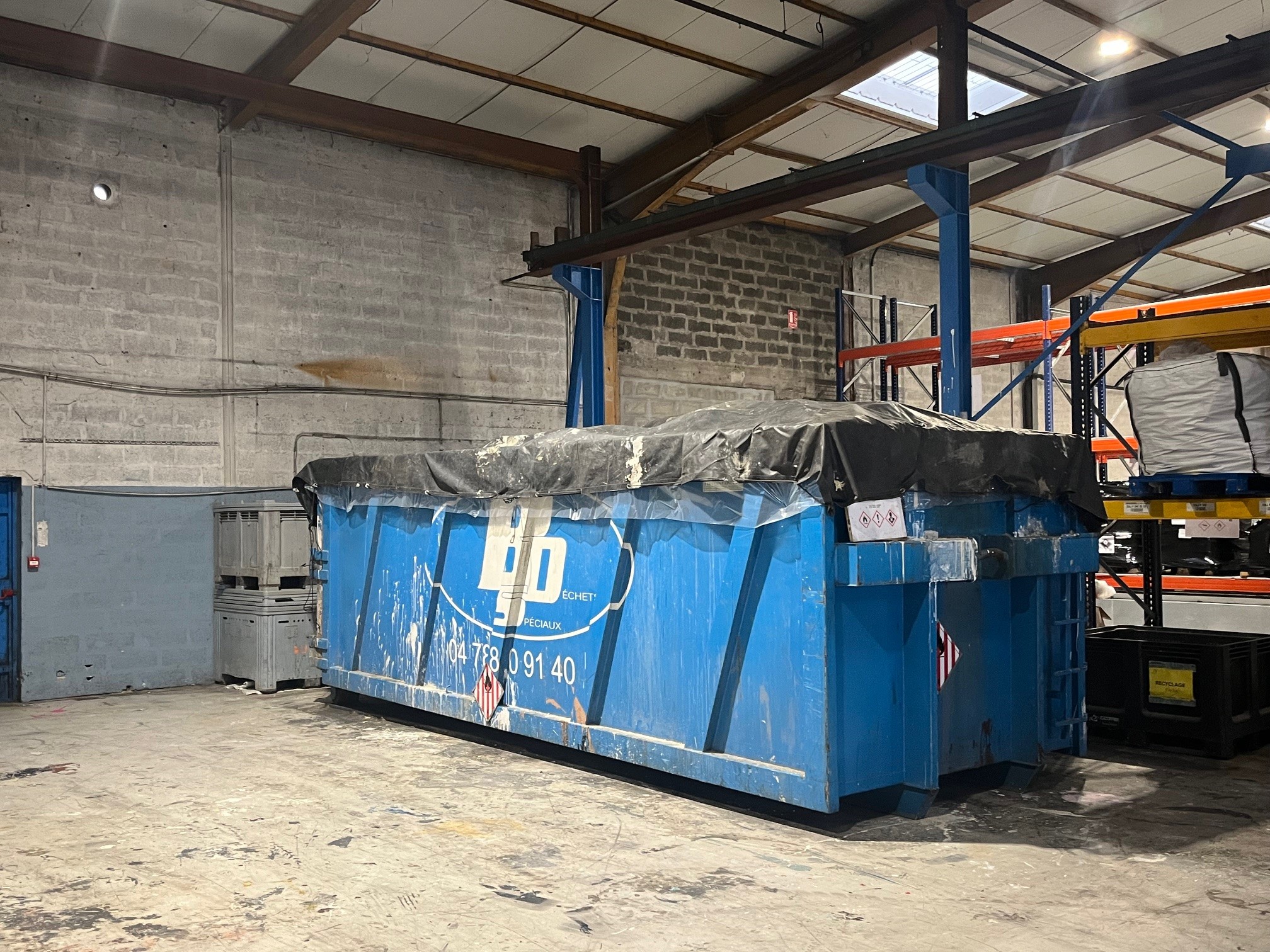 Bennes dédiées aux déchets dangereux – Solution de collecte et de tri proposée par BDS.