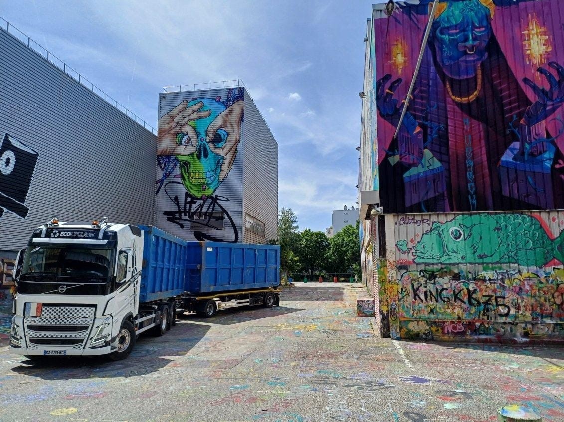Camion Ampiroll transport déchets spéciaux et amiante à Lyon (Rhône)
